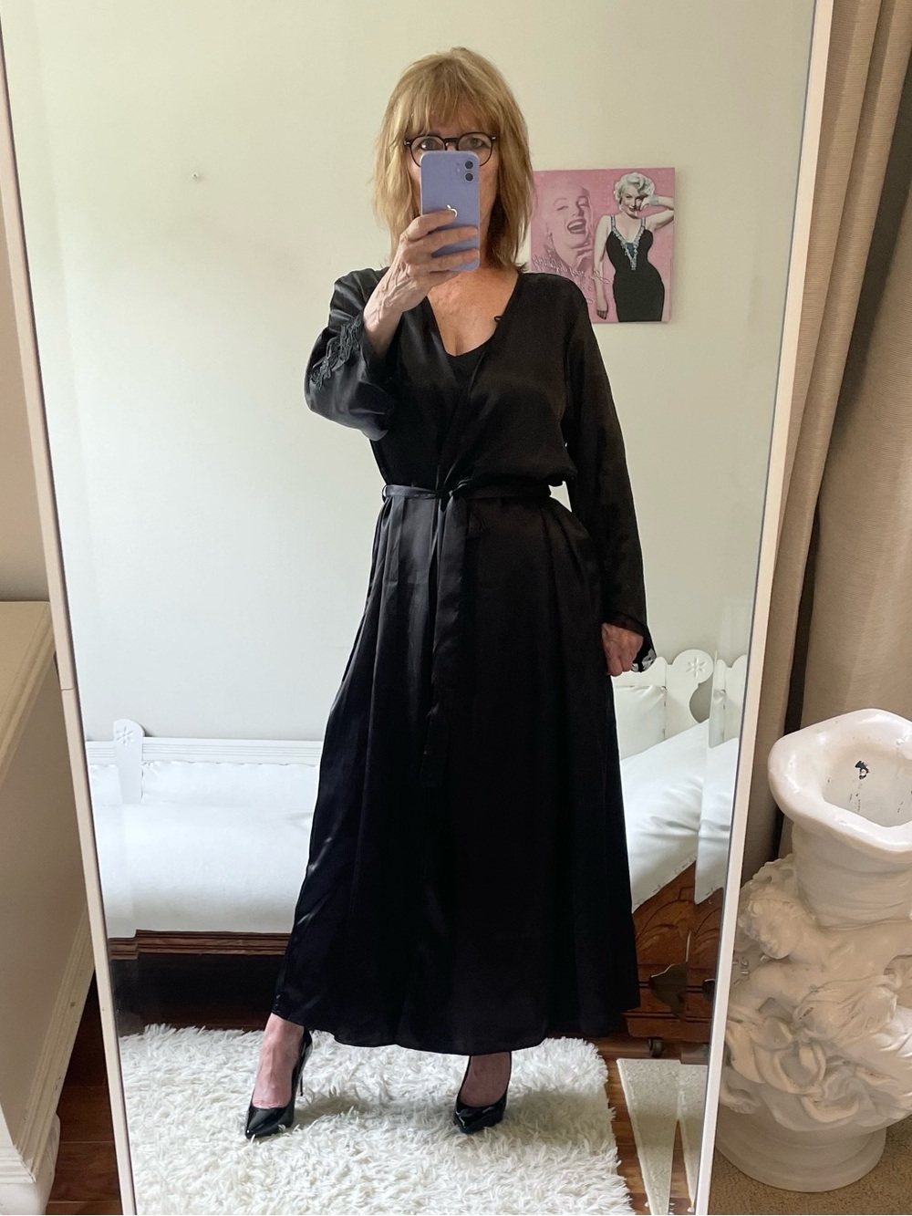 NWT FLORA BLACK ROBE TIE BELT LACE APPLIQUÉS FLARES CUFFS OPEN FIT SATINY